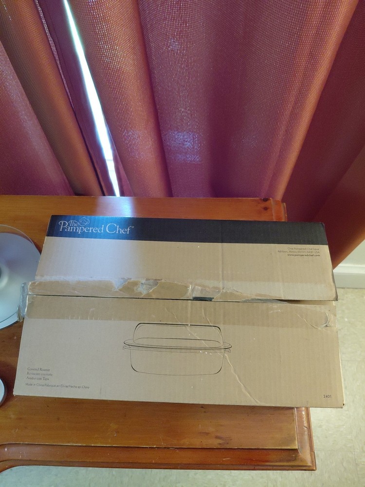 PAMPERED CHEF Covered Baking Roaster W/ Glass Lid 3.5 qt #2401 Retired NEW