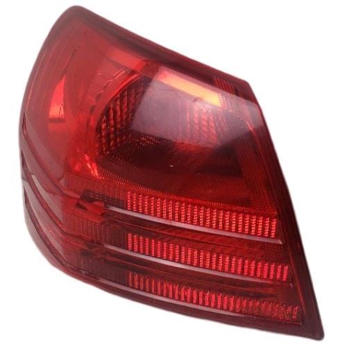 08-15 Rogue Japan Built Driver Tail Light VIN J 1st Digit 451599