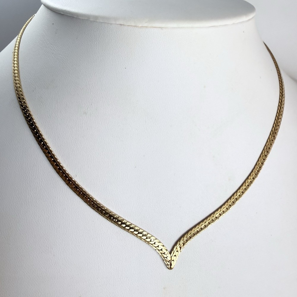 Vintage V Shaped Gold Tone Necklace 18