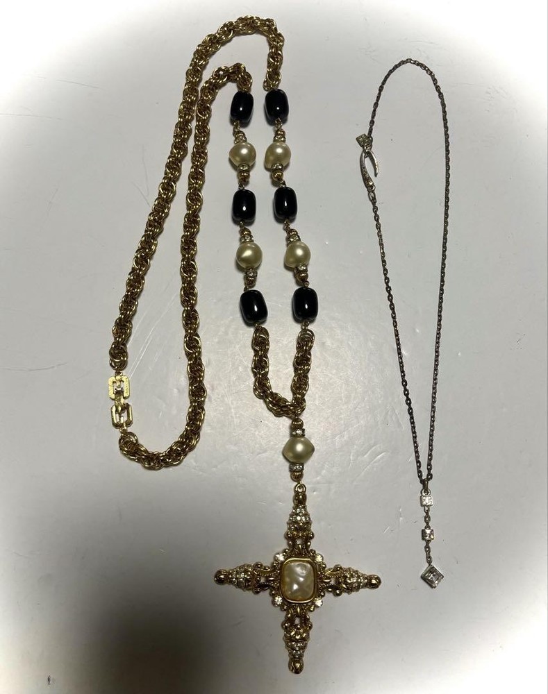 Givenchy Pearl Gold Silver Vintage Necklace Authentic From Japan RIN