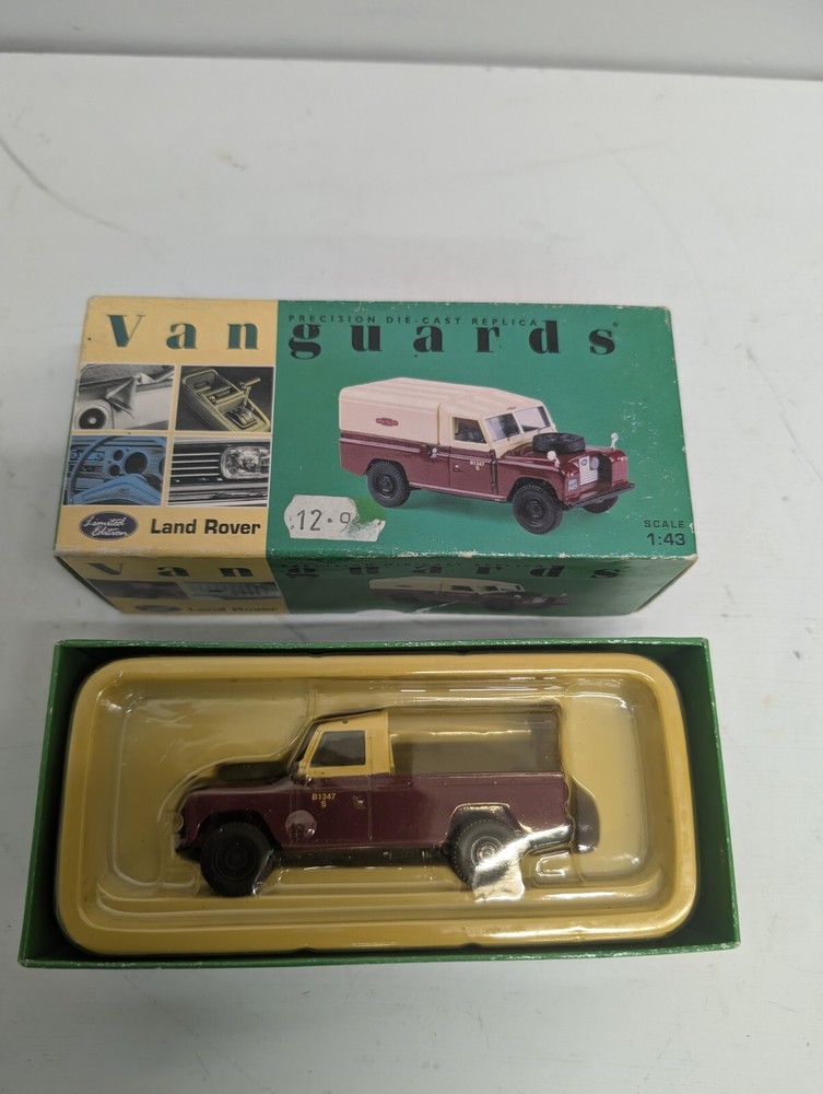 Vanguards Land Rover . British Railways Die Cast Model VA07602 . 1:43 Scale (A)