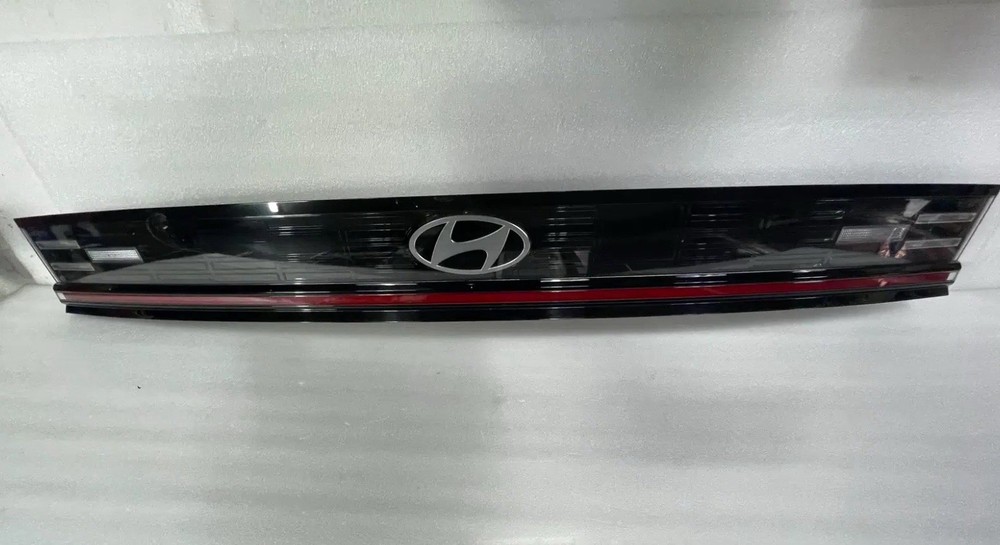 2024 HYUNDAI SONATA OEM LH REAR CENTER TAIL LIGHT LAMP UNIT 92409L1550 W/ CAMERA