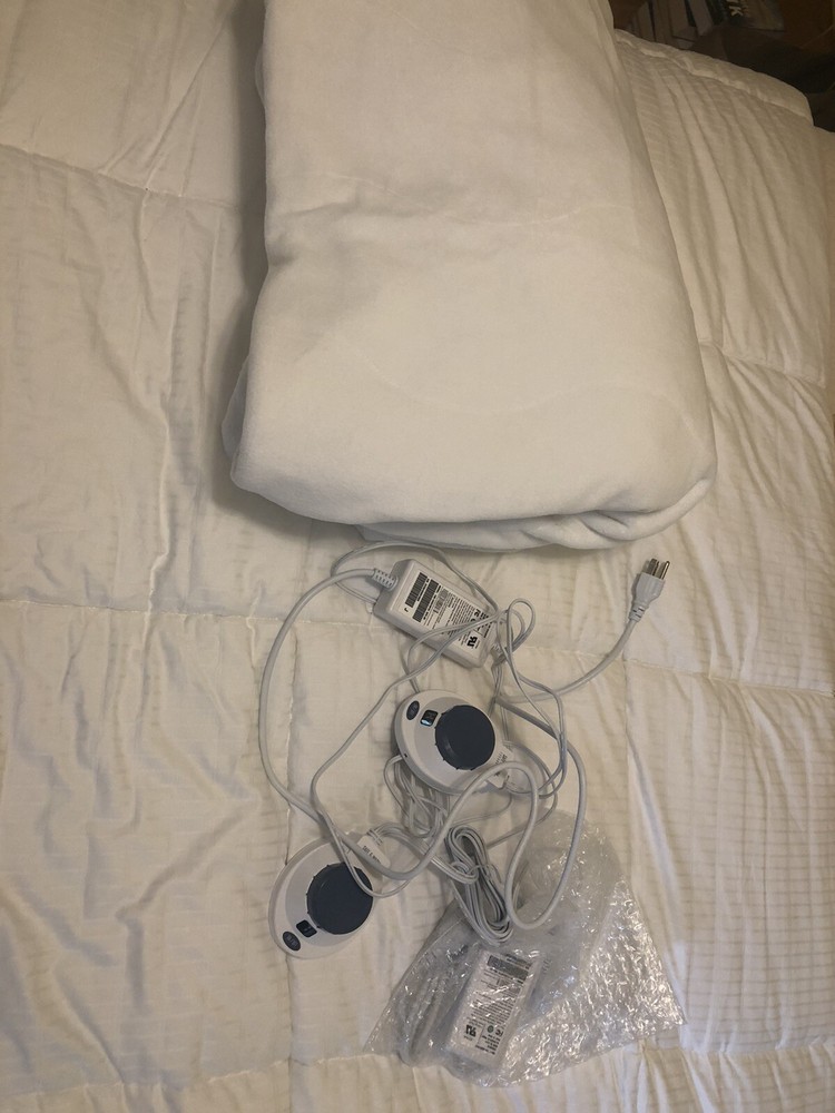 Safe and Warm perfect fit warming mattress pad. size Queen in perfect condition