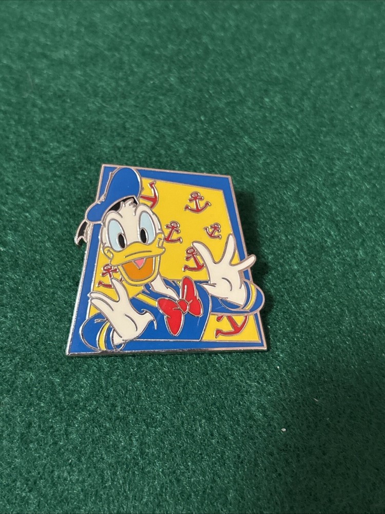 Disney Parks 2011 Limited Edition Donald Duck Collectible Pin