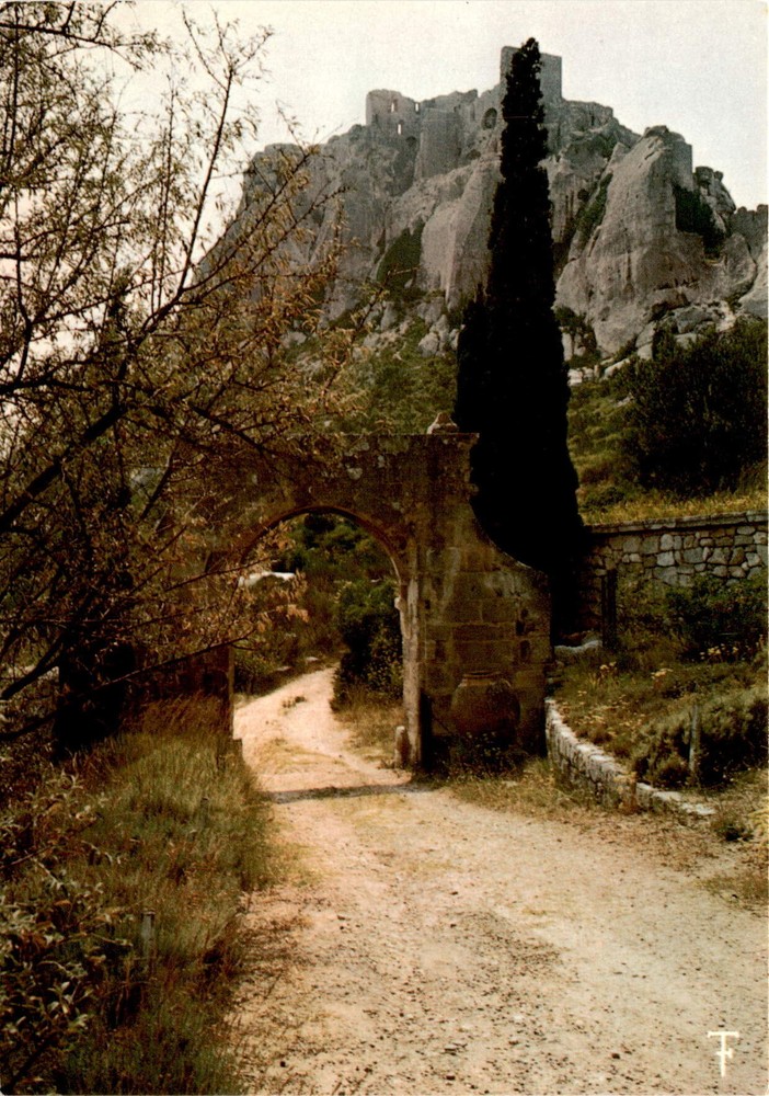 LES ALPILLES, Les Baux de Provence, Mistral, ÉDITIONS DES Postcard