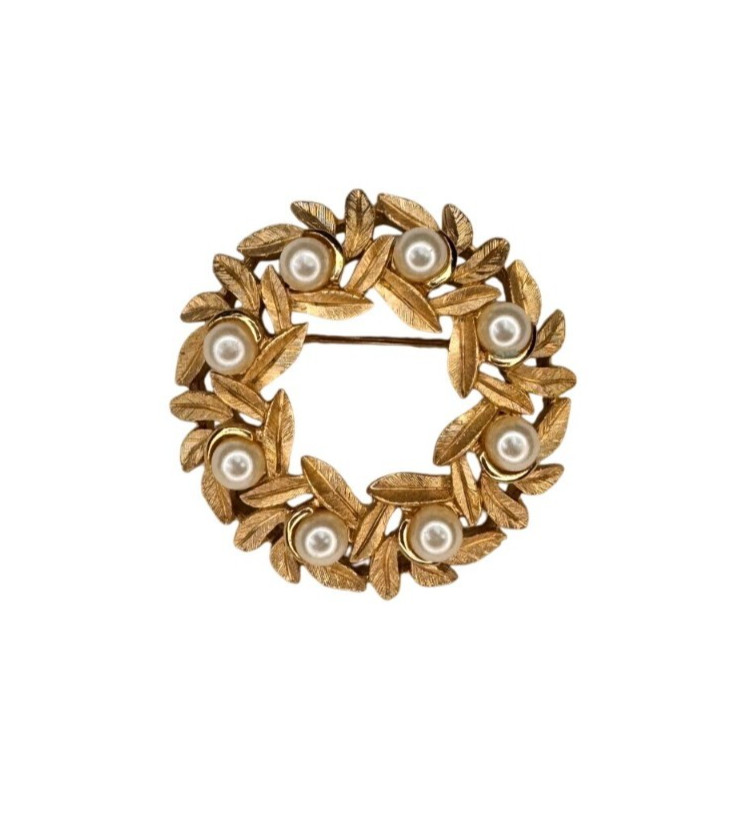 Leaf Wreath Brooch Gold Tone Faux Pearl Avon Vintage 1970s
