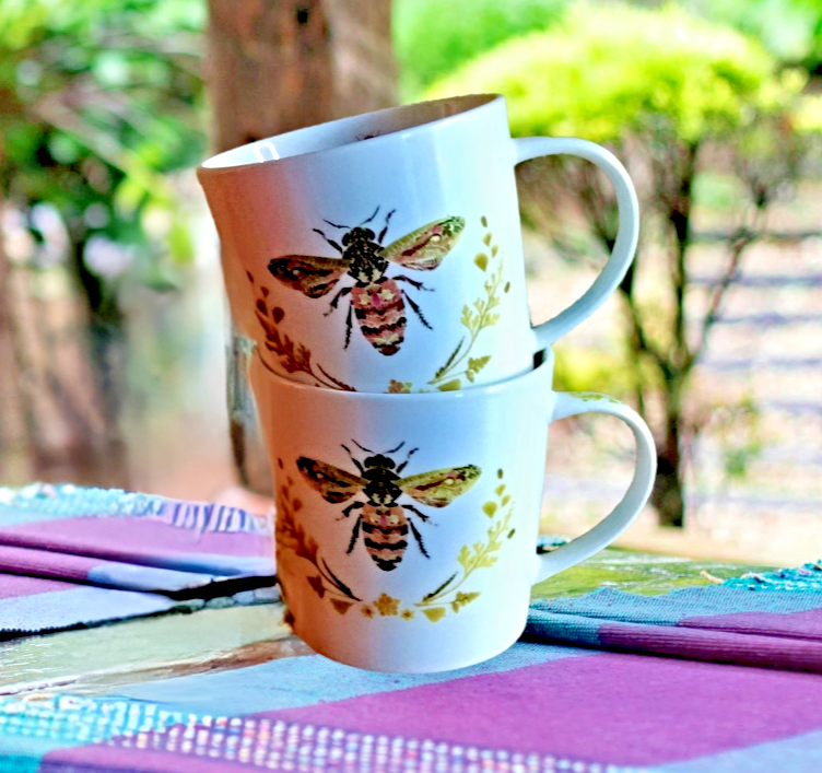 Beautiful Bee Design Ceramic Mug - Nature Inspired Coffee Tea Cup 16 Ounces