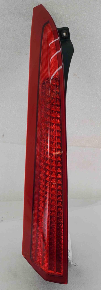 Volvo XC90 Left Driver Side Halogen Tail Light Assembly 2007-2014