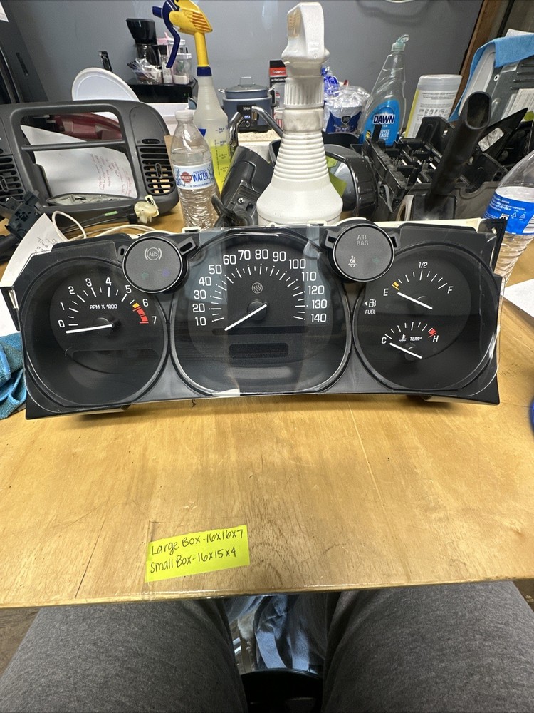 2002-2005 Buick LeSabre Speedometer Gauge Cluster w/ Tachometer 25735403