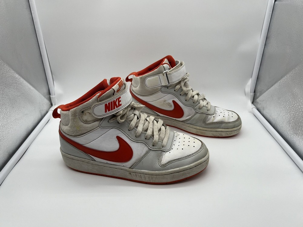 Nike Dunks Hightops size 6Y