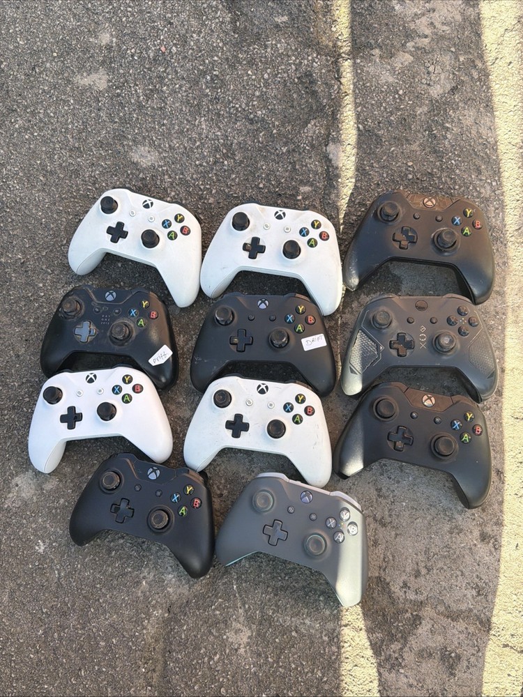 11 X xbox one ofiical controller Job Lot Skit Drift, Mostly Faulty as spares