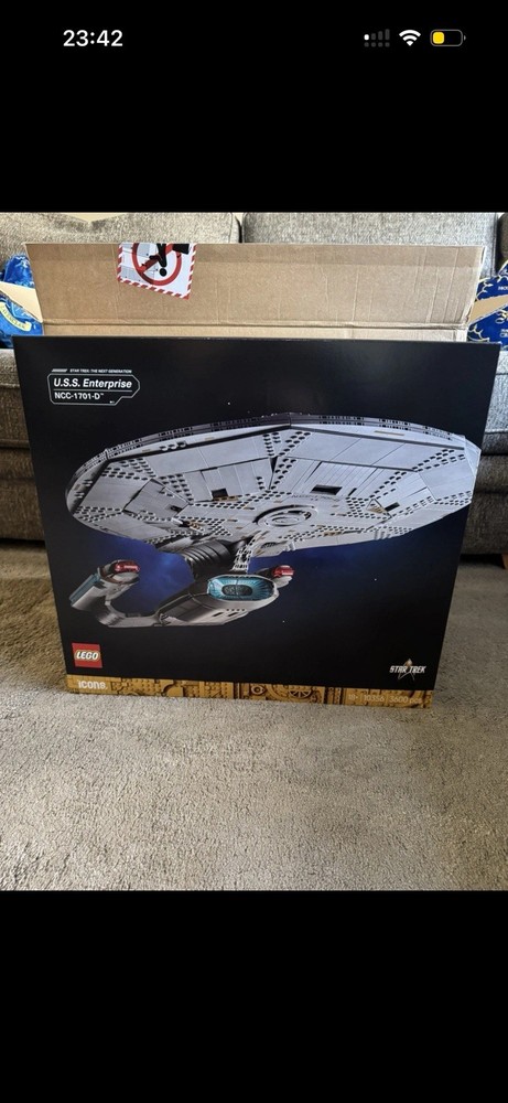 LEGO Star Trek: U.S.S. Enterprise NCC-1701-D™