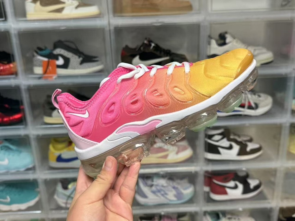 Nike Air VaporMax Plus TN Womens Running Sneakers in Psychic Pink