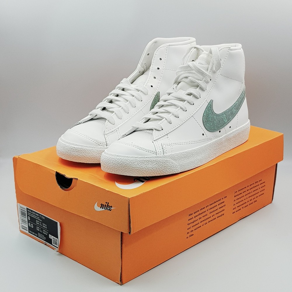NIKE Womens EUR 39 or US 8 Summit White/Dusty Sage Blazer Mid '77 Sneakers Shoes
