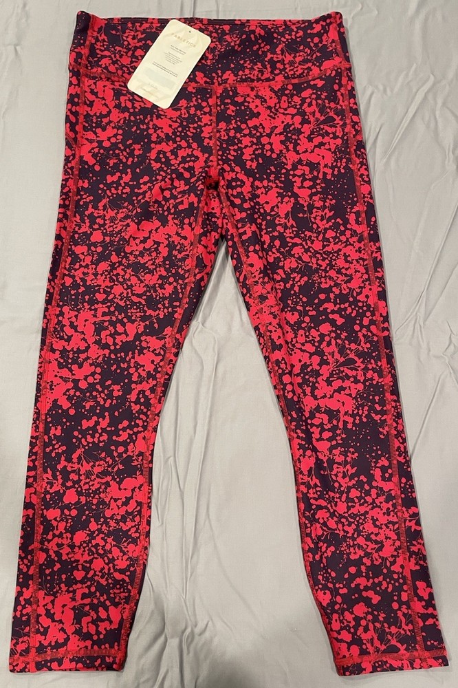 Fabletics NWT Mid-Rise Printed PureLuxe Capri Legging Size Medium Gym Athleisure