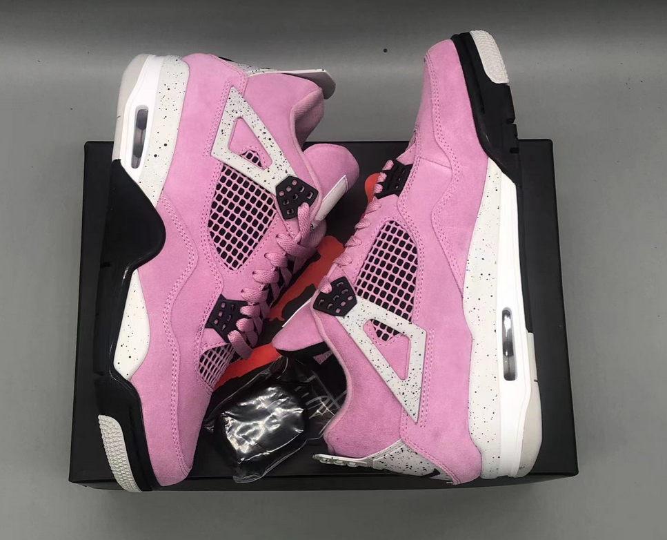 Jordan 4 Retro 