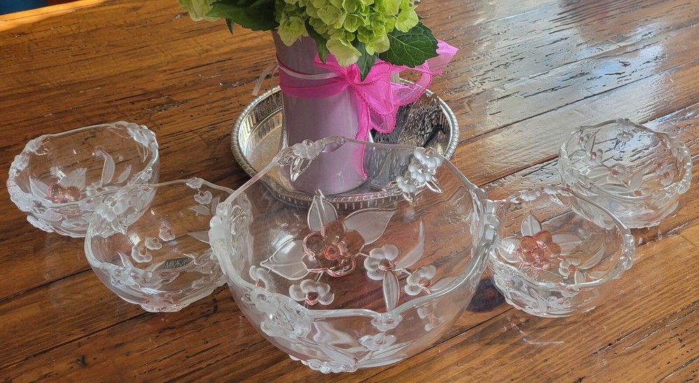Mikasa Crystal Raised Cherry Blossom 10-Inch Serving Bowl with 4 5-Inch Bowls