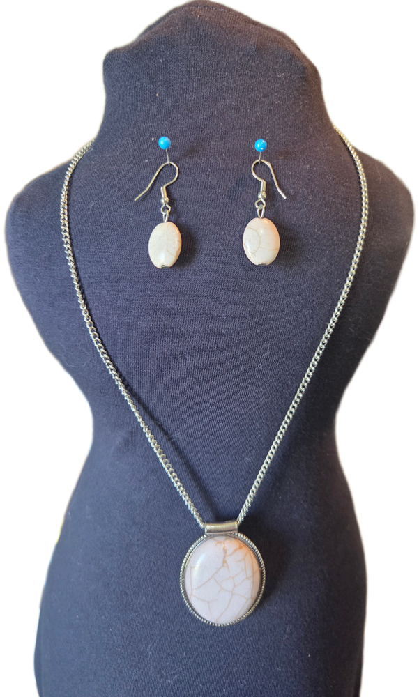 Paparazzi Southwest Showdown Silver Necklace & Earrings