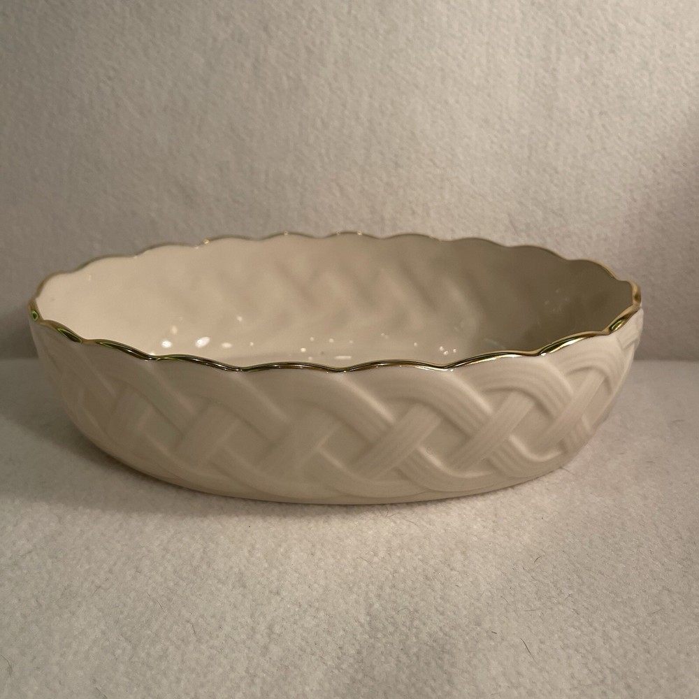 Lenox 24K Gold Trim Basket Weave Lattice Oval Serving Bowl Scalloped Rim