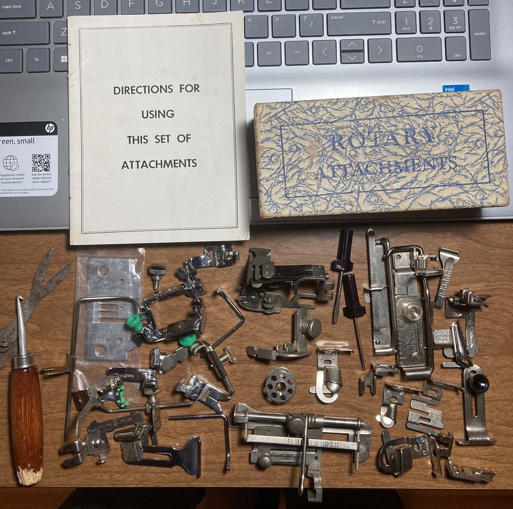 ビンテージシンガーグリストミシンアタッチメント 、箱 、指示