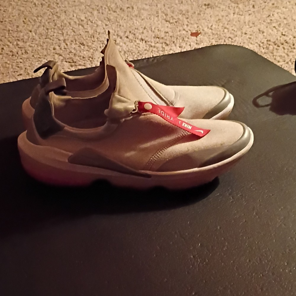 Nike Joyride Gray White Red Men's Low Top Athletic Slip-On Sneakers