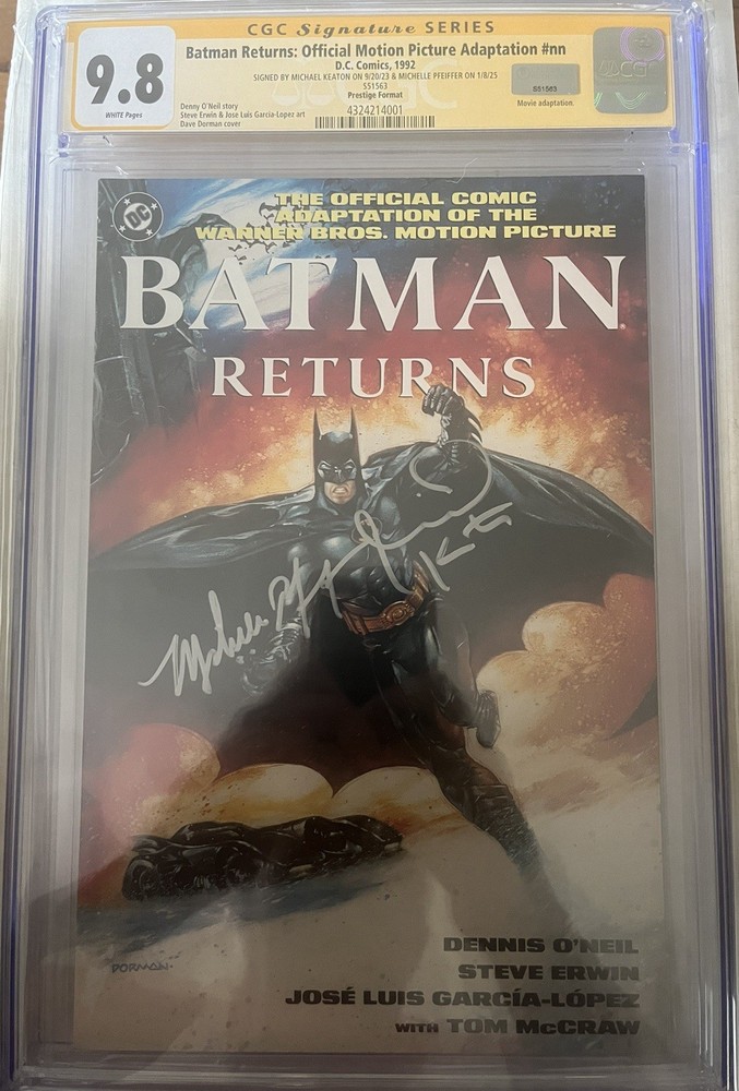 Batman Returns Motion Pic CGC SS 9.8 Signed Michael Keaton And Michelle Pfeiffer