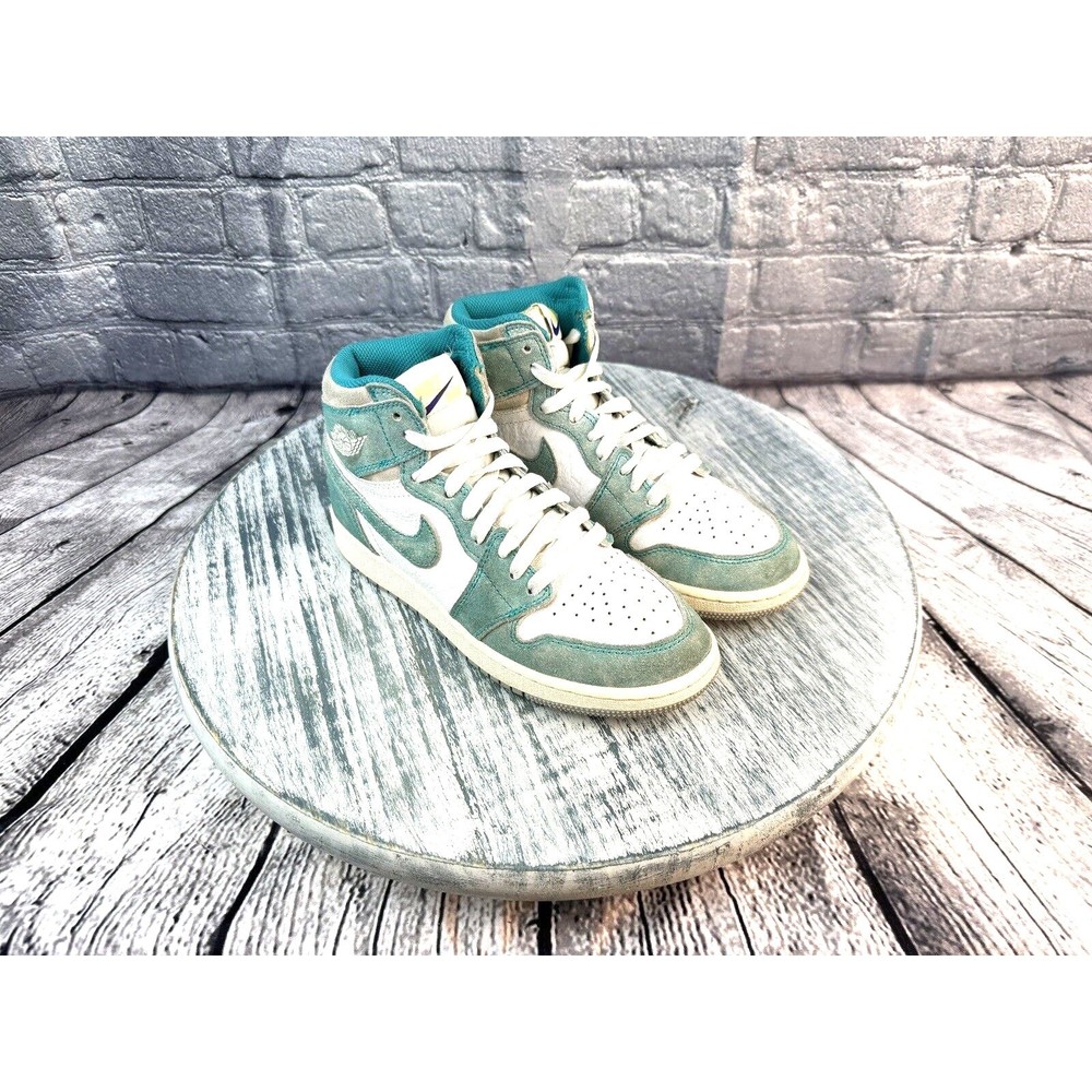 Nike Air Jordan 1 Retro OG High Turbo Green Men 5Y Women 6.5 with Box