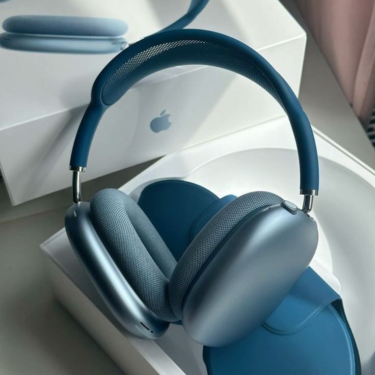 Apple AirPods Max Wireless Over-Ear Headset - Space Blue