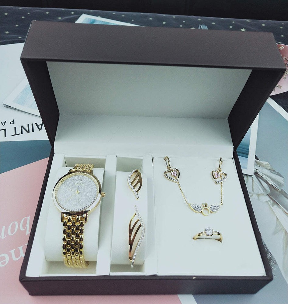 5-Piece Fashion Watch Gift Set with Jewelry Accessories
