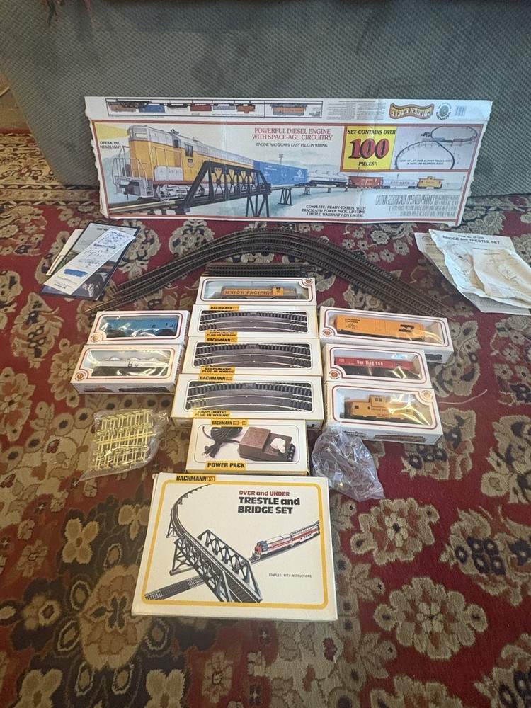 Bachman Trestle and Bridge Model Train Set With Extra Tracks And Cars Untested