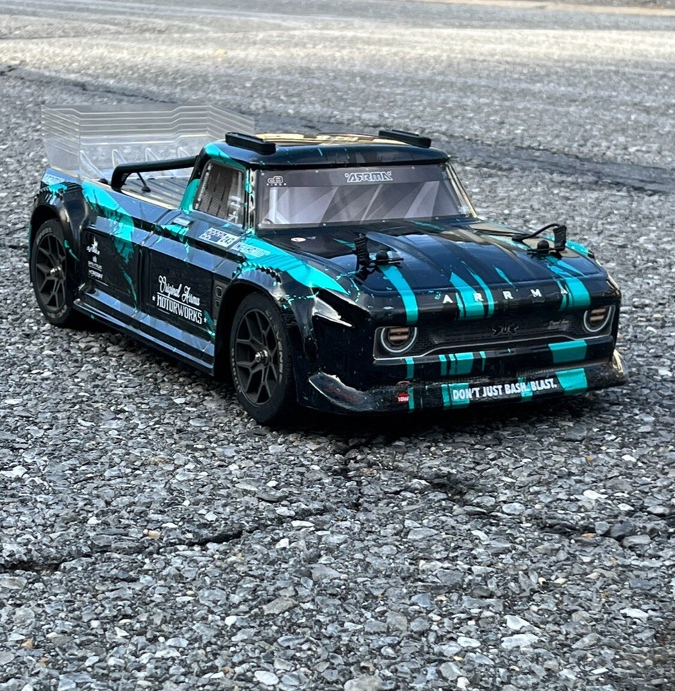 ARRMA INFRACTION 3S REMOTE INCLUDED ￼(FREE 1/8 SCALE BODY CLIP RETAINER PACK)