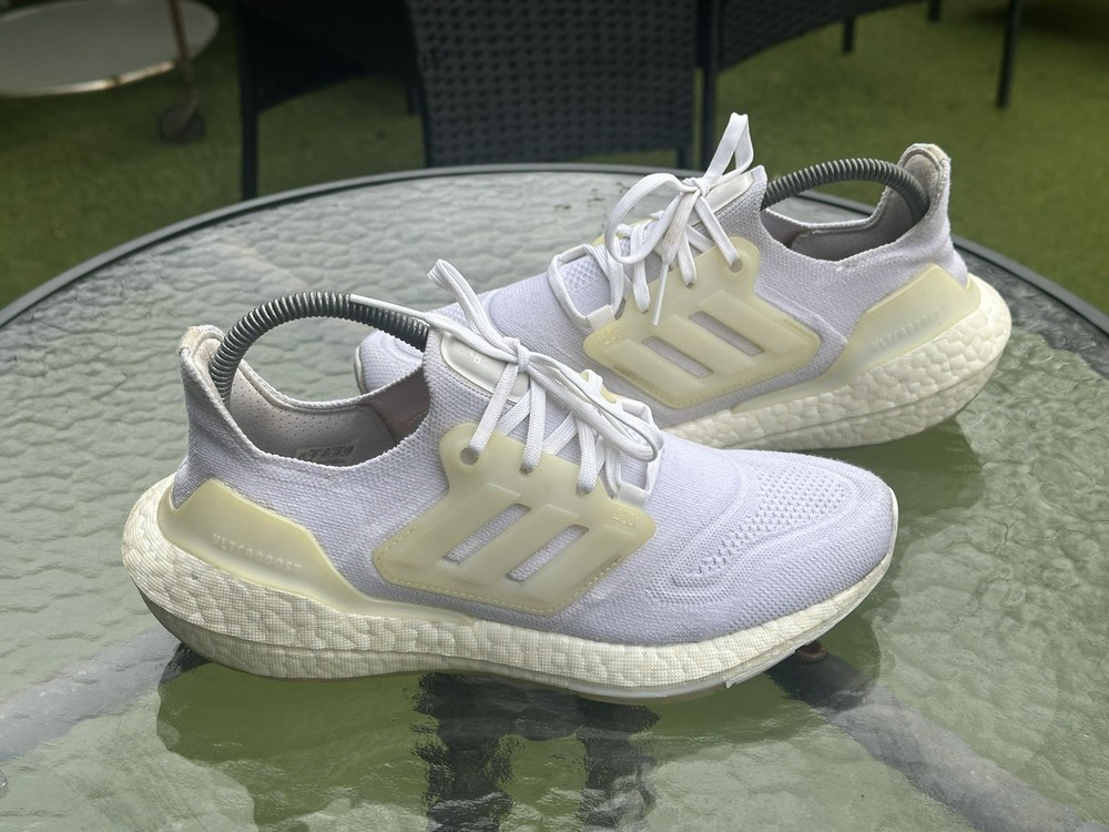 Adidas Ultraboost 22 Women's Running Shoes Trainers White size 6 UK