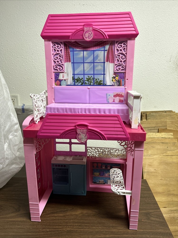 2012 Mattel Barbie Pinktastic Glam Vacation House