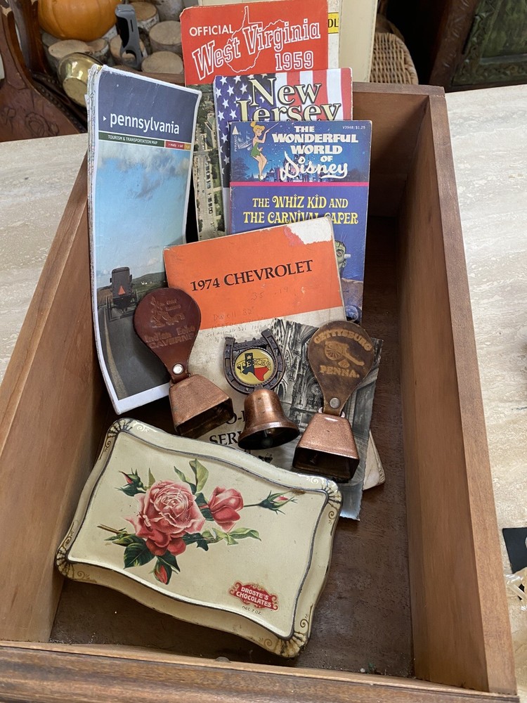 1974 Bell Chevy Vintage Advertising Tin Candy Rose Map Collection