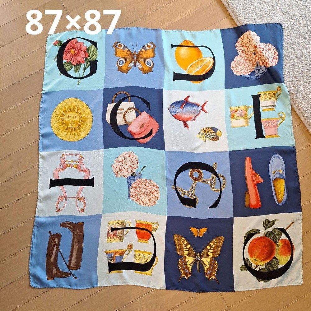 Gucci-inspired Japanese silk-style scarf with intricate motifs 87 cm