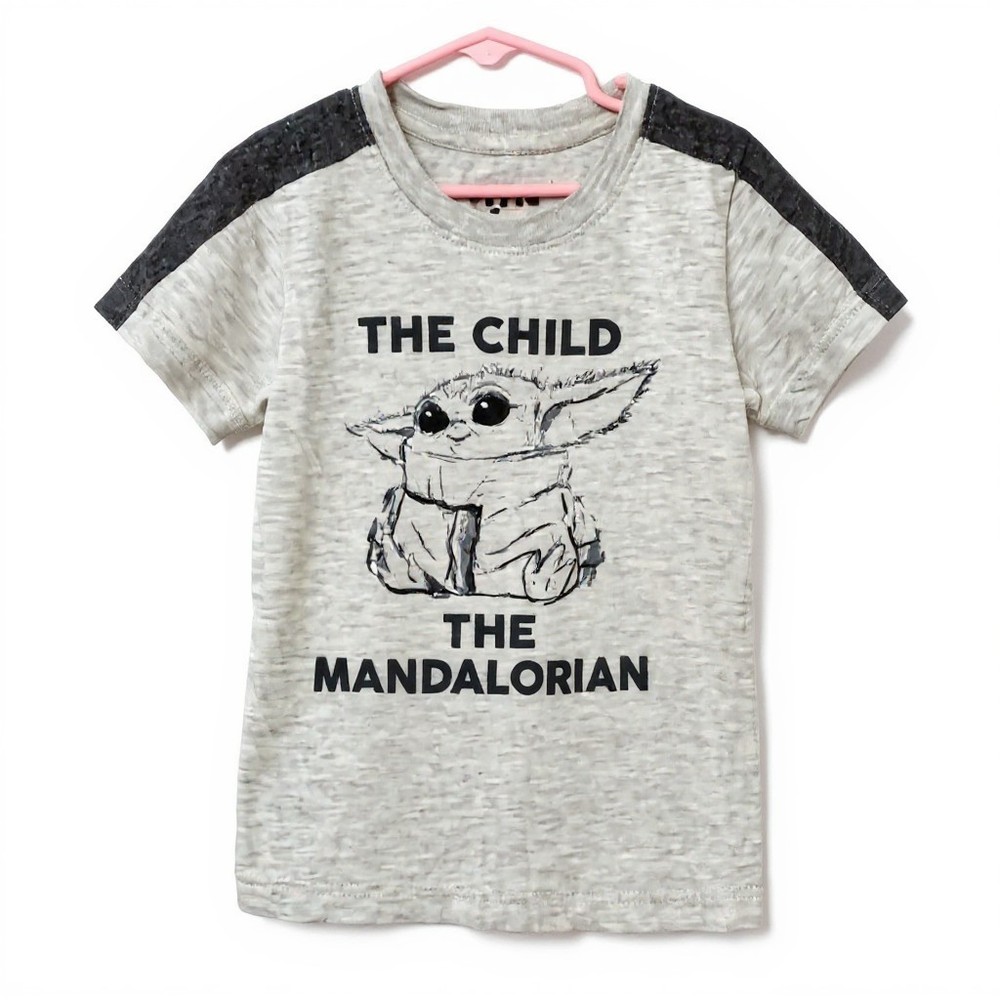 Boys Star Wars Mandalorian short sleeve Gray Baby Yoda Medium (5) EUC