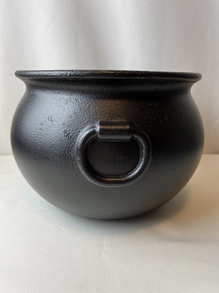 Black 10.5 x 8 Halloween Foam Cauldron DIY Blow Mold Decor