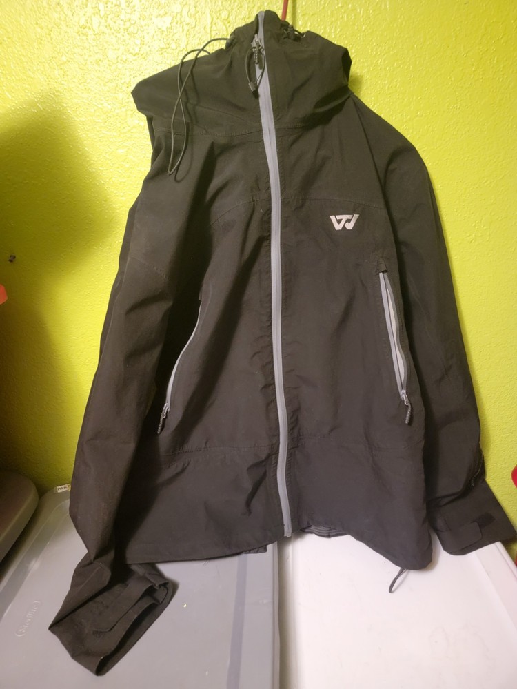 Waterproof Hooded Rain Jacket Size XL Mens Outdoors Wilderness Technology