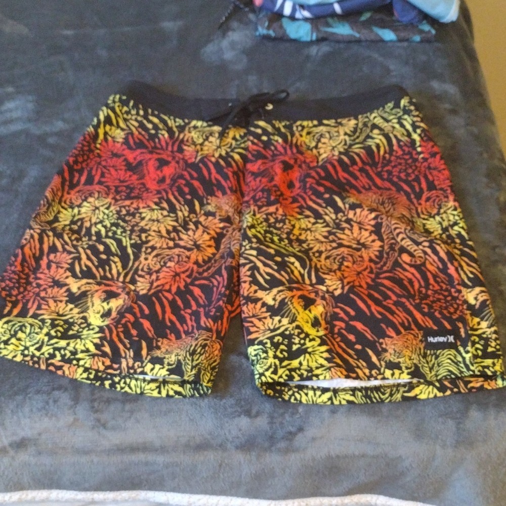 Hurley Men's Board Shorts Tiger Print Black/Red/Yellow/Orange Back Pocket  31