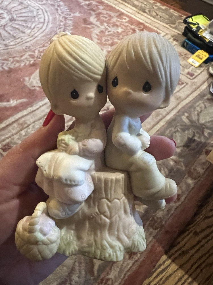 Precious Moments 1978 Love One Another Porcelain Figurine E-1376 Jonathan and David