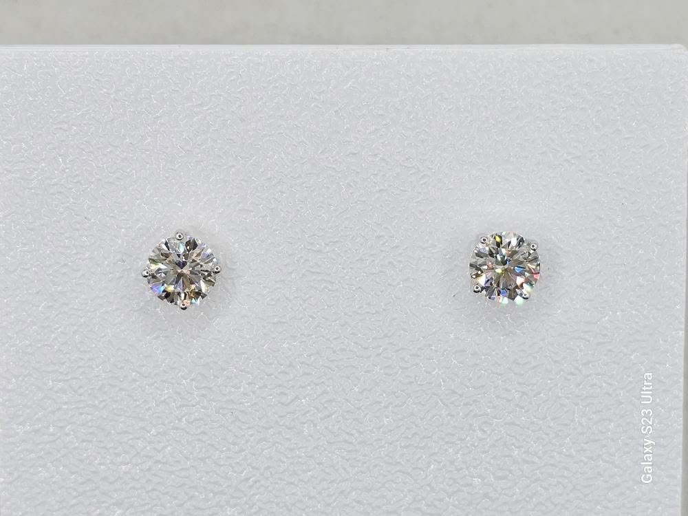 18K White Gold 2 CTW IGI Certified Diamond Stud Earrings