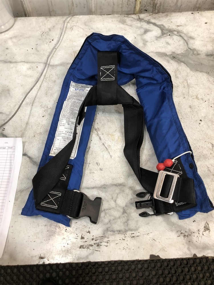 West Marine WM-38AH inflatable life jacket lifejacket