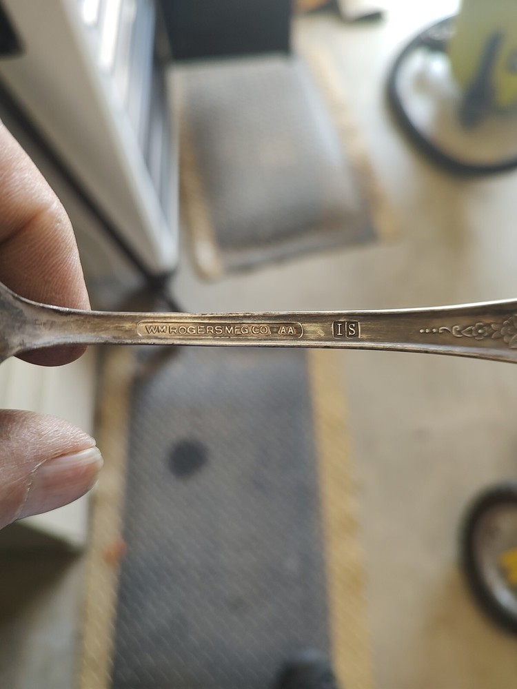 WM Rogers Silverware Set