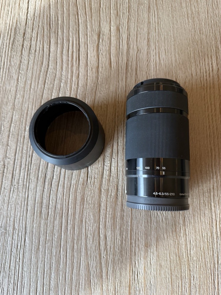 Sony E-Mount 55-210mm f/4.5-6.3 OSS Zoom Lens in Black