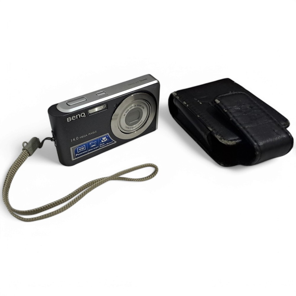 BenQ DC E1465 14MP Digital Camera with 4x Optical Zoom and Bag