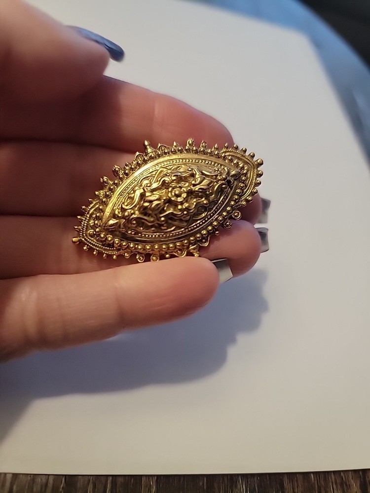Vintage Victorian Style Gold Tone Brooch Pin