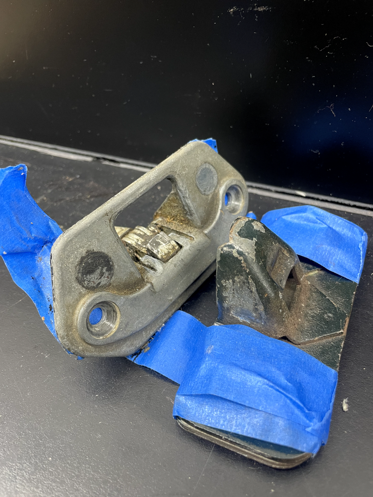 USED MERCEDES w109 w108 TRUNK LATCH UPPER AND LOWER MECHANISM 300 280 250 SE SEL