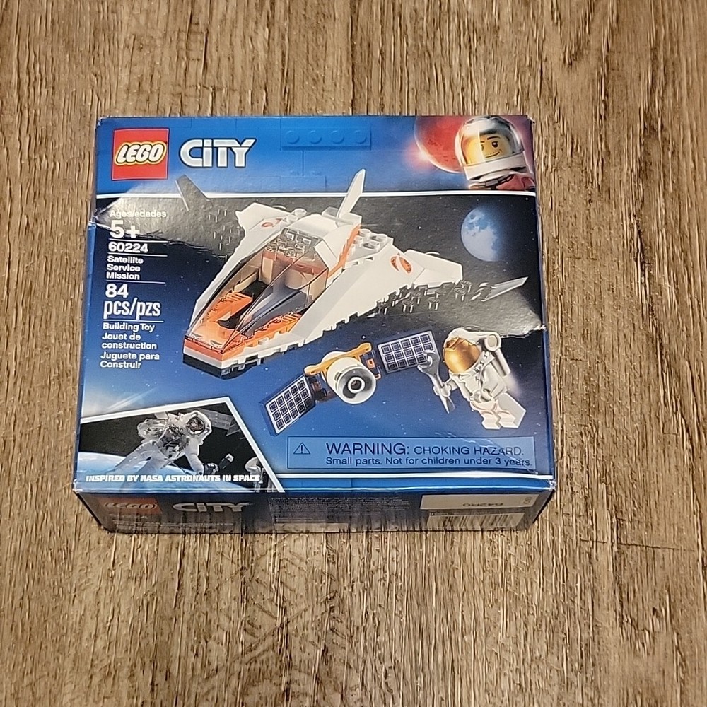 Lego City 60224 Satellite Service Astronaut New Sealed Box Retired