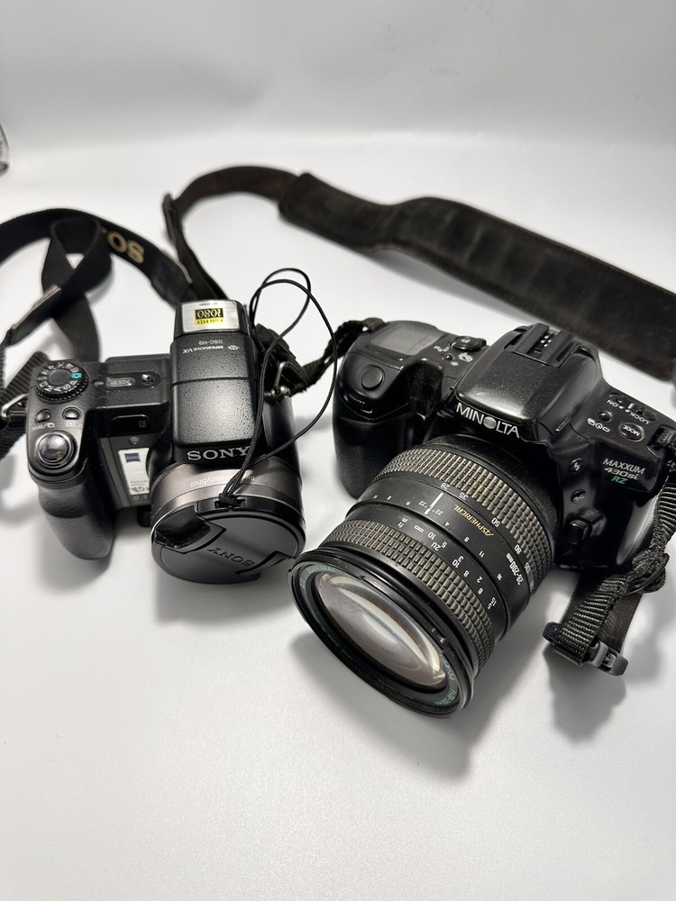 #25D Lot of 2 digital cameras Sony And Minolta for Repairs Or Parts