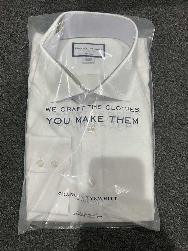 Charles Tyrwhitt Dress Shirt White BRAND NEW 17.5/35 Classic Fit Non Iron Shirt